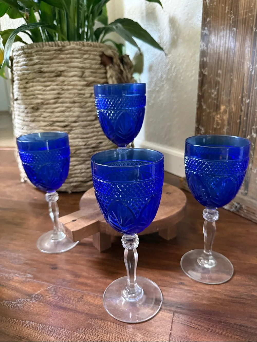NIB Cristal D'Arques Sapphire Blue Antique Water Wine Goblet Set of 4